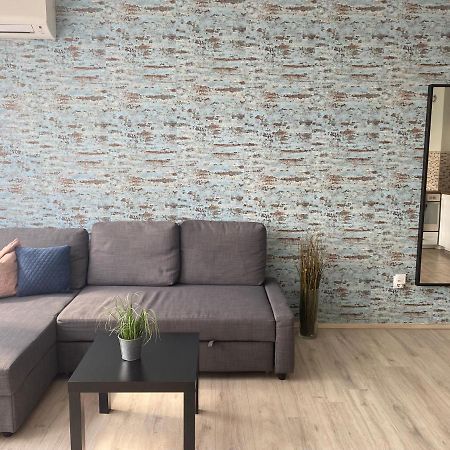 Dozsa Apartman Apartment เกอเดิลเลอ ภายนอก รูปภาพ