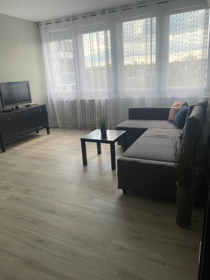 Dozsa Apartman Apartment เกอเดิลเลอ ภายนอก รูปภาพ