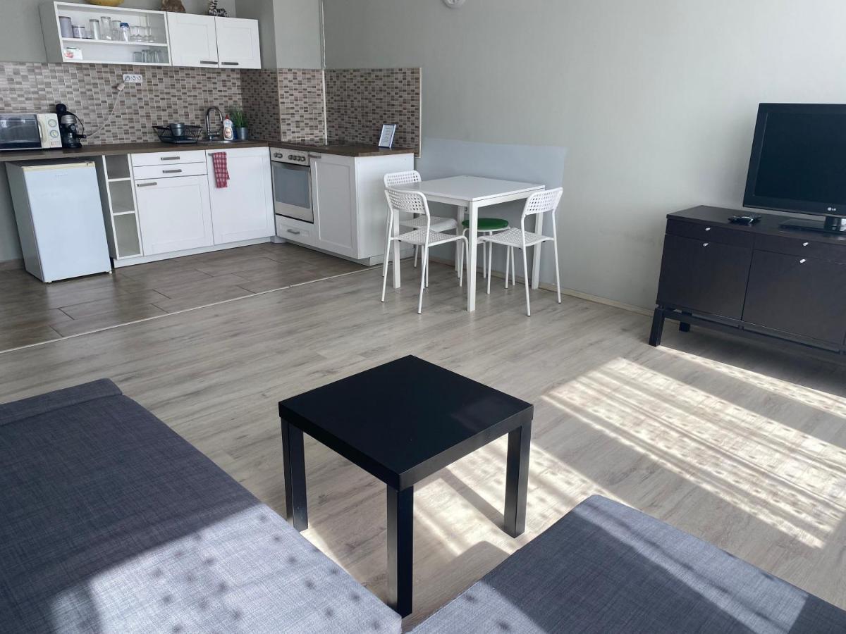 Dozsa Apartman Apartment เกอเดิลเลอ ภายนอก รูปภาพ